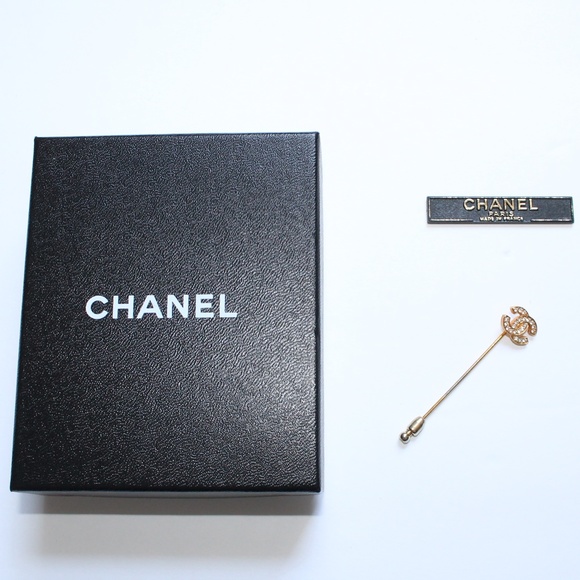 CHANEL Accessories - Chanel Gold CC Logo Brooch Pin Needle